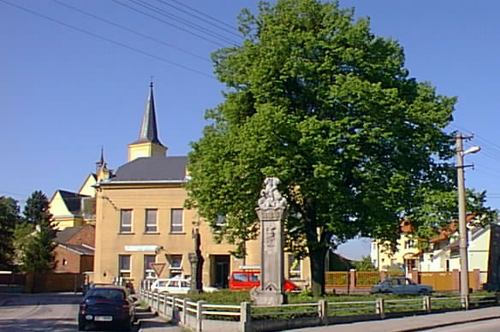 DOLNÍ BENEŠOV