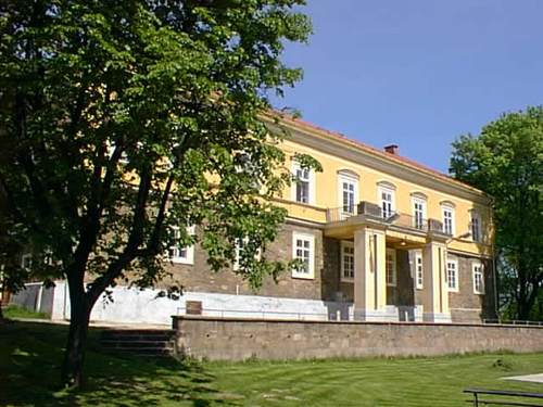 DOLNÍ BENEŠOV