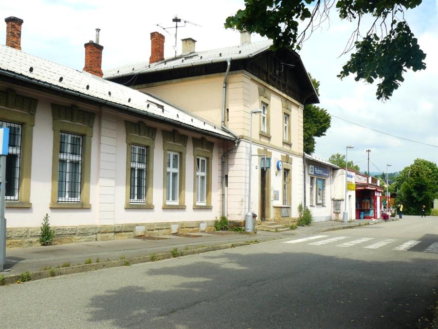 Železniční stanice Rožnov pod Radhoštěm